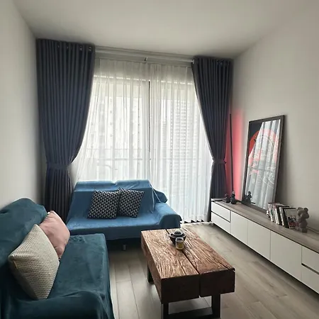 Fully Furnished 2 Bedroom At Masteri Central Point